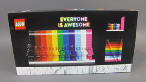 40516 Everyone is Awesome Review 02