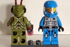 And more minifig details